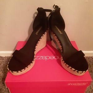Wedge shoes